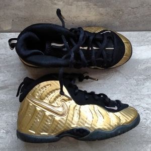 NIKE Foamposite Pro Metallic Gold